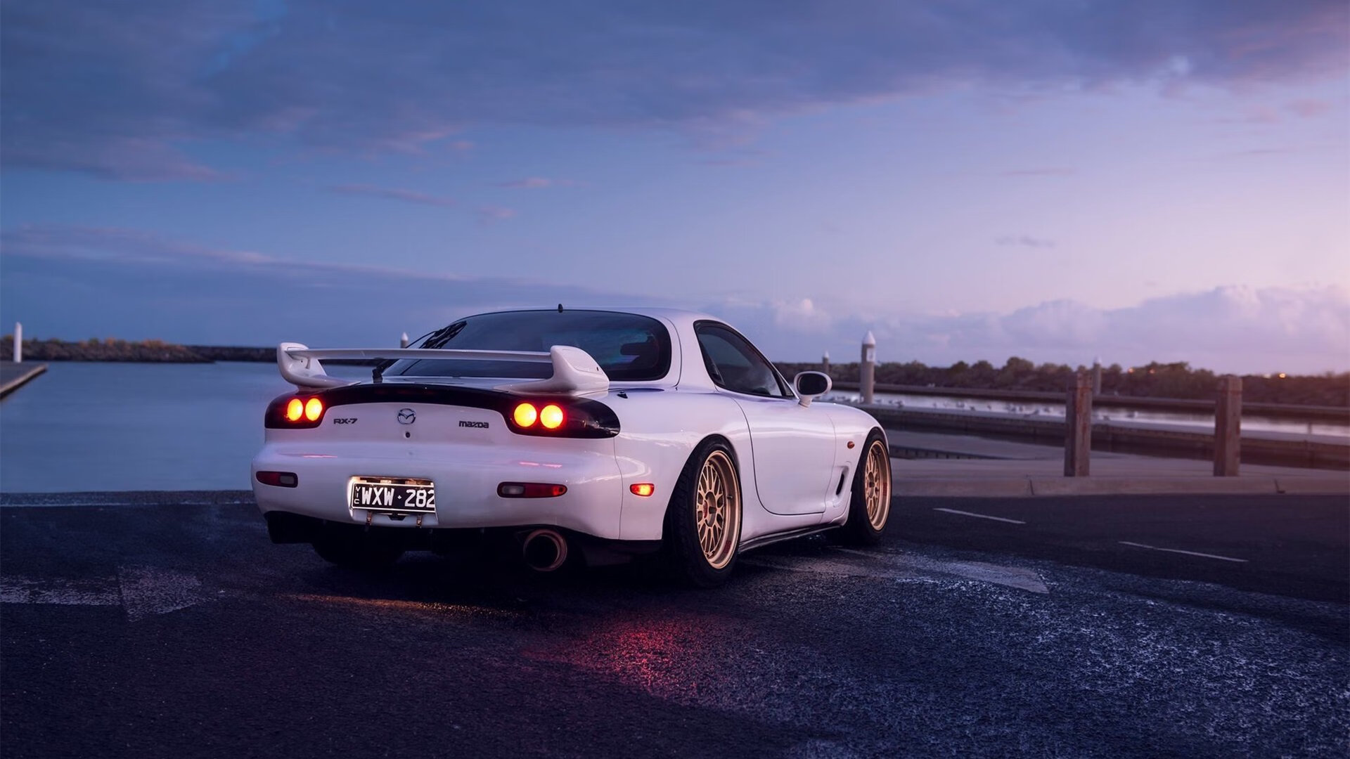 鏖战风云，英超争冠与意甲争四，双重战场上的威尔士与佛罗伦萨